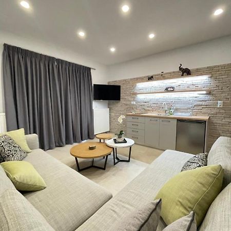 Central Luxury Apartment In Paralia Ofryniou โอฟรีนีออน ภายนอก รูปภาพ